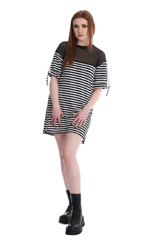 Women's Vacation Outfit Set Fashion-Forward Style Belinda Striped T-shirt Dress